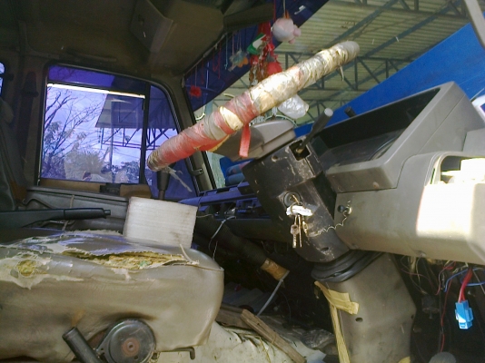 (ขาย2คัน)10ล้อหัวลากNISSAN UD CW41และ30 เครื่อง290แรง รถใช้งานอยู่