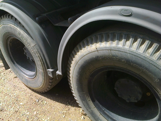 (ขาย2คัน)10ล้อหัวลากNISSAN UD CW41และ30 เครื่อง290แรง รถใช้งานอยู่