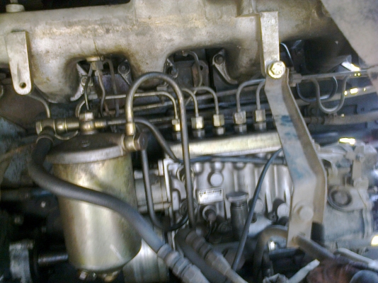 (ขาย2คัน)10ล้อหัวลากNISSAN UD CW41และ30 เครื่อง290แรง รถใช้งานอยู่