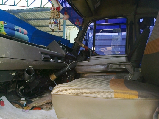 (ขาย2คัน)10ล้อหัวลากNISSAN UD CW41และ30 เครื่อง290แรง รถใช้งานอยู่