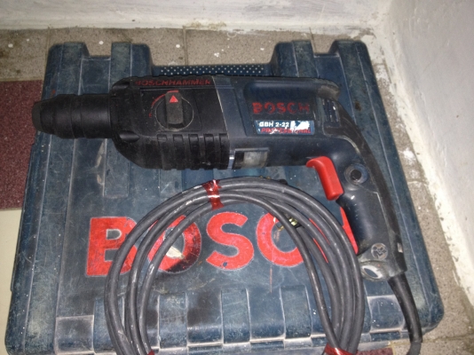 ขายสว่านโรตารี่ยี่ห้อBOSCHรุ่นGBH2-22พร้อมกล่องเก็บแท้ๆเดิมๆครับ