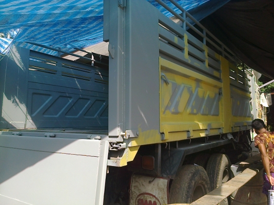 18ล้อดั้มแม่+ลูก UD320แรงปี*51 กำลังเก็บสีเก็บงานทั้งหมด(เครมประกัน) 18ล้อดั้มแม่+ลูก UD320แรงปี*51 กำลังเก็บสีเก็บงานทั้งหมด(เครมประกัน)