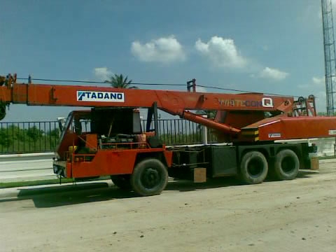 ขายรถเครน 10 ล้อ TADANO TL 200 ยิงหน้า 20 ตัน ติดต่อ..คุณเม่น 090-6626394