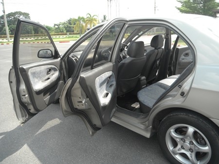 ขายรถสวย รถมือเดียว เครื่องดี สภาพพร้อมใช้ MITSUBISHI, LANCER 1.6 GLXi โฉม ท้ายเบนซ์ จัดไฟแนนซ์ได้เต็ม