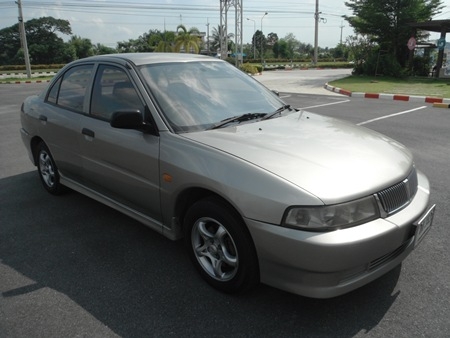 ขายรถสวย รถมือเดียว เครื่องดี สภาพพร้อมใช้ MITSUBISHI, LANCER 1.6 GLXi โฉม ท้ายเบนซ์ จัดไฟแนนซ์ได้เต็ม