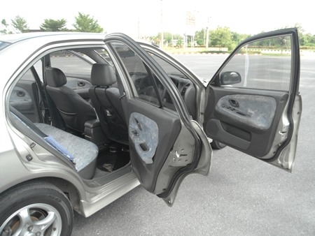 ขายรถสวย รถมือเดียว เครื่องดี สภาพพร้อมใช้ MITSUBISHI, LANCER 1.6 GLXi โฉม ท้ายเบนซ์ จัดไฟแนนซ์ได้เต็ม