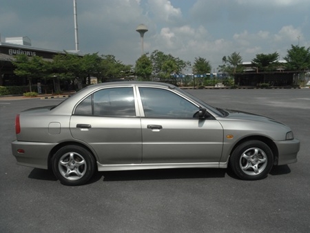 ขายรถสวย รถมือเดียว เครื่องดี สภาพพร้อมใช้ MITSUBISHI, LANCER 1.6 GLXi โฉม ท้ายเบนซ์ จัดไฟแนนซ์ได้เต็ม