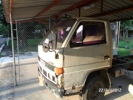 ขายหัวรถ isuzu NKR ตามสภาพ 12 Volt ขายแล้ว ขายหัวรถ isuzu NKR ตามสภาพ 12 Volt ขายแล้ว