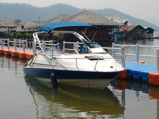 ขายด่วนเรือ bayliner 21ft เครื่อง 4.3