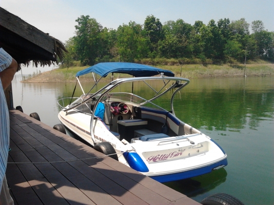 ขายด่วนเรือ bayliner 21ft เครื่อง 4.3