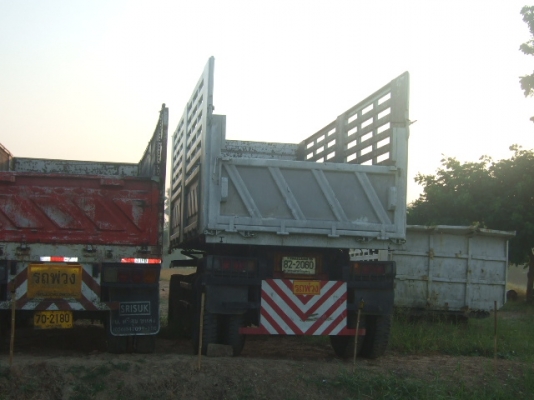 ขายลูกพ่วงดั๊มพ์สามมิตร