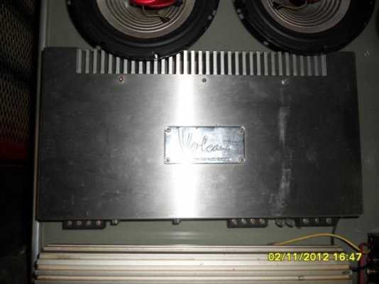 ขาย เครื่องเสียงติดรถยนต์ ทั้งหมด 13000 บาท T.088-875-9838 K.ae