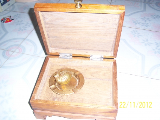 หีบไม้สัก