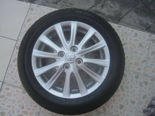 ขายล้อแม็กเดิม toyota vios 15"x5.5" 4รู100 et45+ยาง ปี 11 (081-3747940)