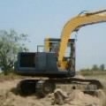 KOMATSU PC 60-3 เครื่องเดิมๆไม่มีเยิ้ม ทำงานไม่โหลด ปั๊มพ์แห้งดีไม่มีเยิ้ม ภายในเก๋งคอนโทรลยาว บังคับง่าย ช่วงล่างดีโซ่บูทใบแทรกดีประมาณ 60\% พร้อมทำงานได้เลยครับ เอกสารสัญญาซื้อขาย ราคาต่อรองได้ครับ