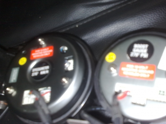 ขายไมล์เข็มไฟฟ้ามีชิพไลท์ในตัวกับเกจ์วัดบู๊ชเทอโบspeedometer