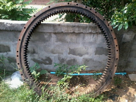 ขายด่วน ชุดฟันเฟืองเอวสวิงของ KOBELCO YN11 MARK8 SK-200 ใช้งานมาแล้วแค่ 4,000 ชม. สภาพดีเลยนะครับ ราคาต่อรองได้นะครับ