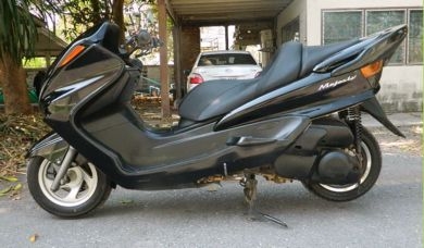 majesty 250 cc y 2002 majesty 250 cc ของแต่งเต็มครับ
