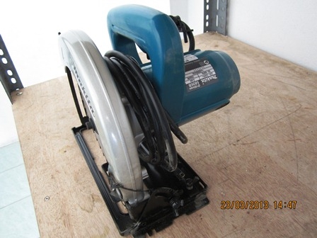 MAKITA 5806B เลื่อยวงเดือน 185mm(7-1/4") 1050W