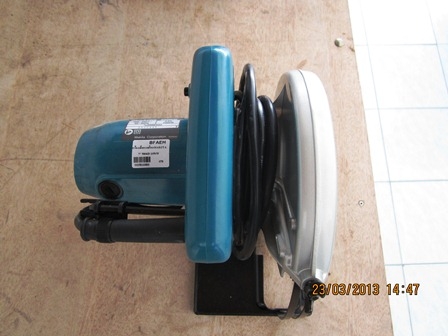 MAKITA 5806B เลื่อยวงเดือน 185mm(7-1/4") 1050W