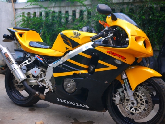 ขาย Cbr400 ทะเบียนแท้ พร้อมของแต่งโดนๆ ท่อสูตรโยชิมูระ95000โทร0803355484