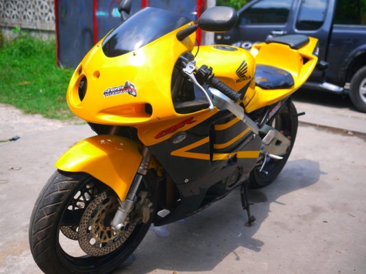 ขาย Cbr400 ทะเบียนแท้ พร้อมของแต่งโดนๆ ท่อสูตรโยชิมูระ95000โทร0803355484