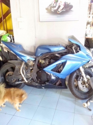 Gsx750 ใส่แฟริ่ง k7 คาร์บูแฟลตสไลด์ แรงสุดๆ ท่อสูตรโยชิออกตูด inv 75000 โทร0803355484