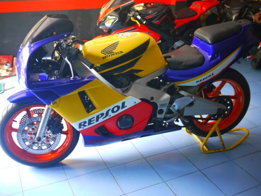 รับสั่งประกอบnc30,cbr400พร้อมทะเบียนเลือกสีเลือกลายได้95000ติดต่อ0803355484