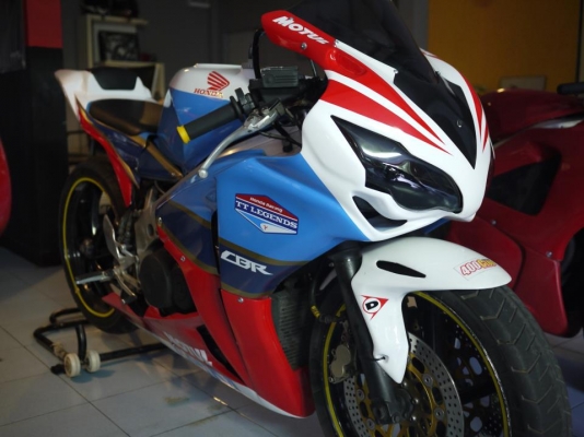รับสั่งประกอบnc30,cbr400พร้อมทะเบียนเลือกสีเลือกลายได้95000ติดต่อ0803355484