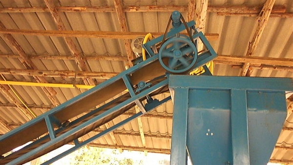 เครื่องอัดอิฐบล๊อก โดย แสงเจริญคอนกรีต