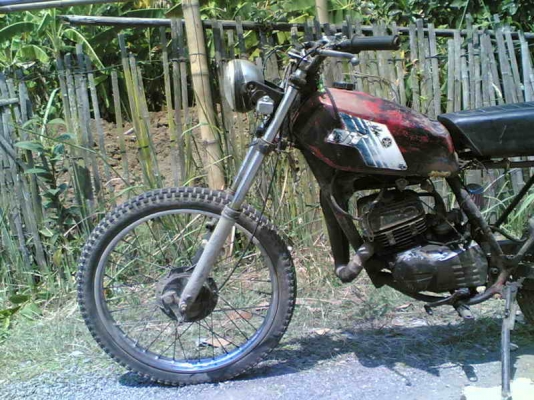 ขาย SUZUKI TS125 เล่มทะเบียน(ยังไม่ได้ตามชุดโอน)ขาย 3900 บาท ขาย SUZUKI TS125 เล่มทะเบียน(ยังไม่ได้ตามชุดโอน)ขาย 3900 บาท