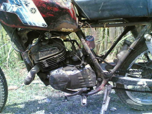 ขาย SUZUKI TS125 เล่มทะเบียน(ยังไม่ได้ตามชุดโอน)ขาย 3900 บาท ขาย SUZUKI TS125 เล่มทะเบียน(ยังไม่ได้ตามชุดโอน)ขาย 3900 บาท