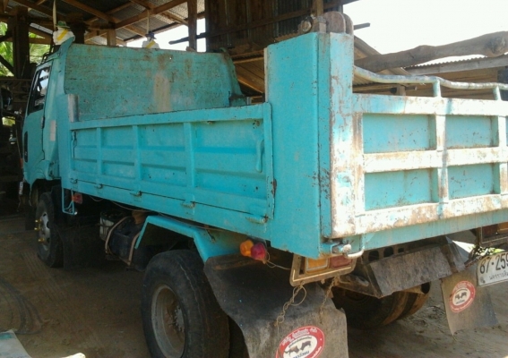 HINO FC 171 - 117 HP WO4D หกล้อดั๊มพ์ กระบะดั๊มพ์เหล็ก 4 ตันยาว 3.50 เมตรสวยมากๆครับ เครื่องแห้งแรงดี ภายในเก๋งคอนโซลสวย แอร์เย็น พวงมาลัยเพาเวอร์ ช่วงล่างคัชซีสวยไม่มีดาม F หน้า F หลังครบ ยาง 8.25 ขอบ 16 สภาพดีพร้อมบรรทุกพร้อมใช้งานได้เลยครับ ทะเบียนภาษี