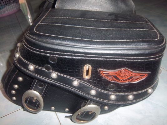 ขายกระเป๋าหนังใส่ท้ายมอเตอร์ไซด์//ขายให้พี่ที่ในเมืองระยองเรียบร้อยแล้วครับ