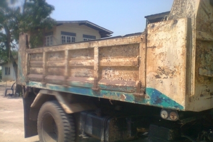 ขายรถบรรทุกหกล้อดั้มดินอีซูซูร็อคกี้ FSR เครื่อง 165 แรงม้า 6BD1