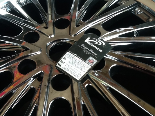 ขายแม็กขอบ 20 กว้าง9 ET25 6รู มีแค่คู่เดียว