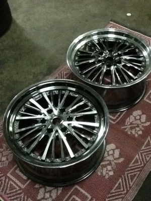 ขายแม็กขอบ 20 กว้าง9 ET25 6รู มีแค่คู่เดียว