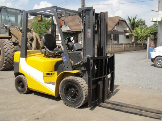 ขายรถฟอร์คลิฟท์ TCM FD25T6 สภาพดี สนใจติดต่อคุณรัตนศักดิ์ โทร.081-7621704