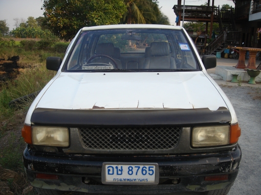 รถกระบะ  4  ประตู