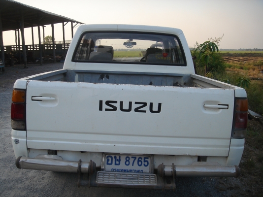 รถกระบะ  4  ประตู