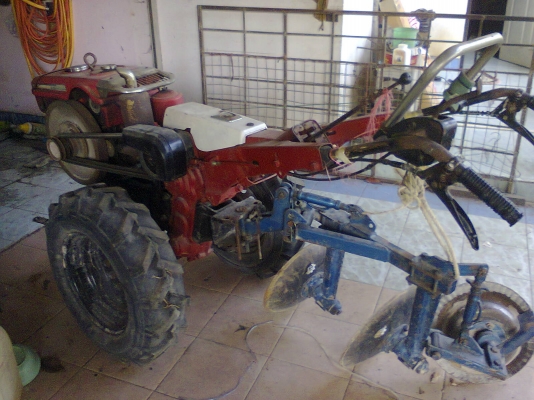 ต้องการขายรถไถเดินตามสภาพพร้อมใช้งาน