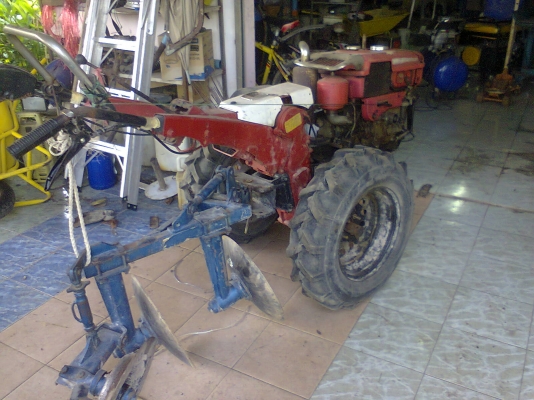 ต้องการขายรถไถเดินตามสภาพพร้อมใช้งาน