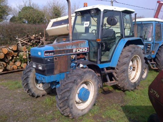 รถไถฟอร์ด 6640