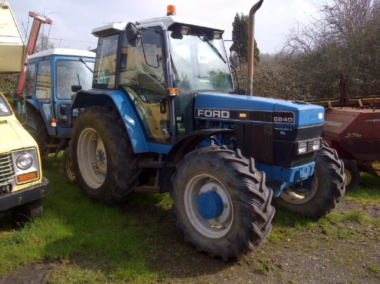 รถไถฟอร์ด 6640