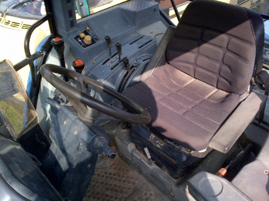 รถไถฟอร์ด 6640