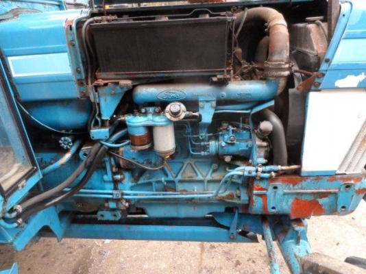 รถไถฟอร์ด 6610