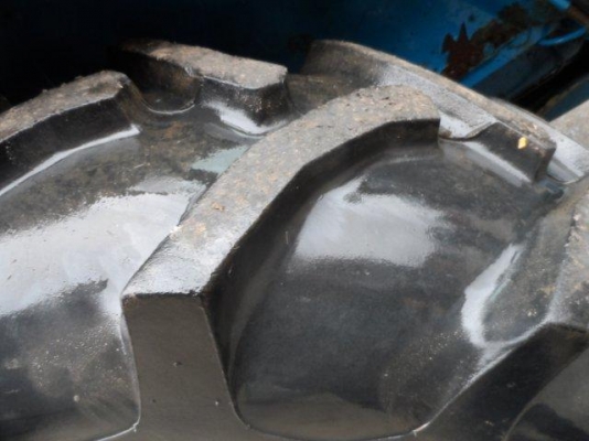 รถไถฟอร์ด 6610