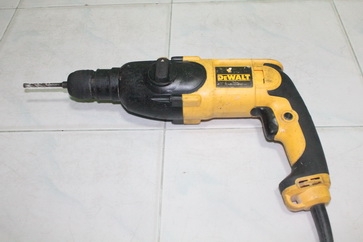 สว่านโรตารี่ Dewalt รุ่น D25013 ทำงาน 3 ระบบ สภาพพร้อมใช้งานครับ