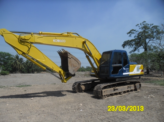 ขายแม๊กโครKOBELCO SK  200-3 มาคทีรถสวยพร้อมใช้เอกสารเล่มทะเบียนรถบ้านคับ