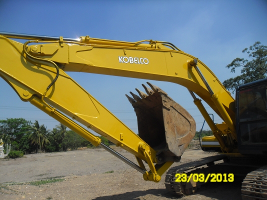 ขายแม๊กโครKOBELCO SK  200-3 มาคทีรถสวยพร้อมใช้เอกสารเล่มทะเบียนรถบ้านคับ